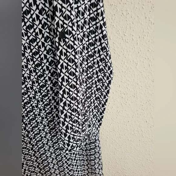 Atmosphere Monochrome Geometric Dress Black & White Size USA (6), UK (10). - Picture 4 of 10